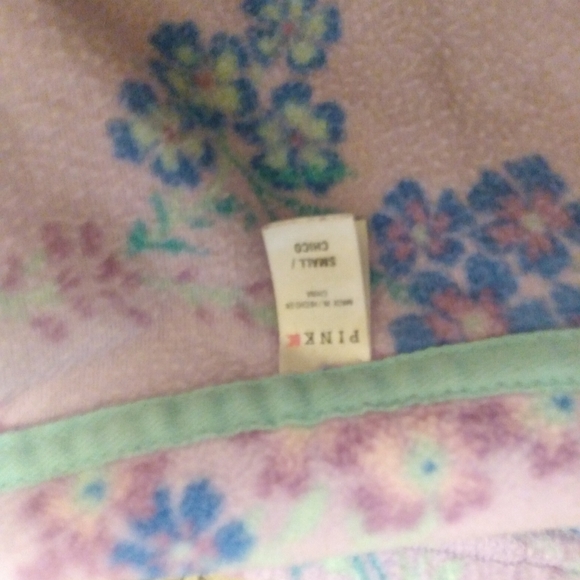 2/$20 VS Pink fuzzy 2 piece pajamas size small. - Picture 7 of 9
